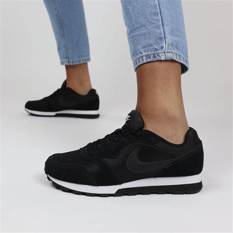 zwarte leren nike sneakers dames